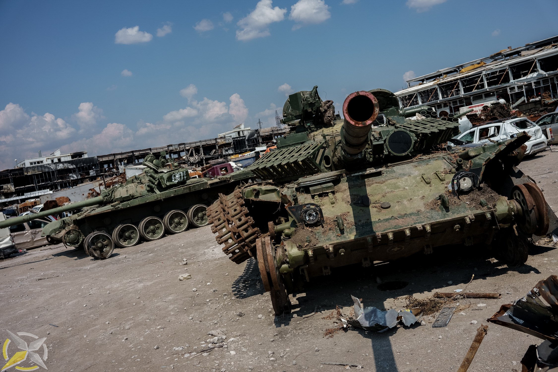 Кладбище военной и гражданской техники в Мариуполе