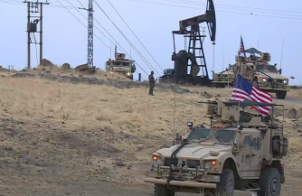 Американцы за сутки вывезли 25 цистерн с краденной сирийской нефтью в Ирак 