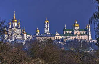Киевские власти взяли в осаду Почаевскую Лавру