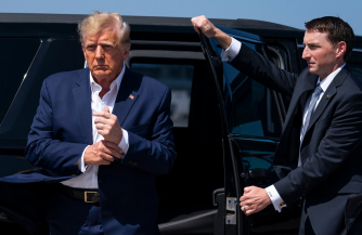 С Трампа снимут отпечатки пальцев